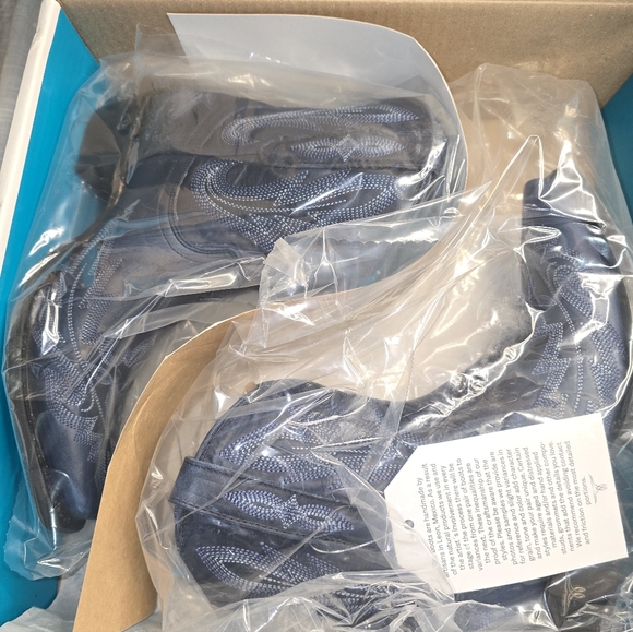 Lane Boots - Picture 9 of 9